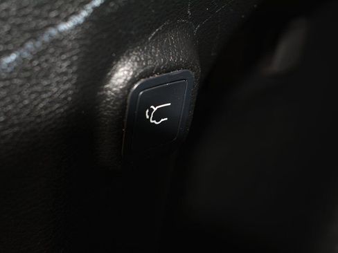 Used 2020 Jeep Cherokee Limited image 23