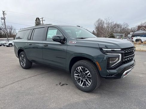 New 2026 Chevrolet Suburban Z71 w/ Z71 Off-Road Package AWD/4WD image 7