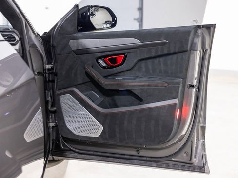 Used 2023 Lamborghini Urus Performante image 30