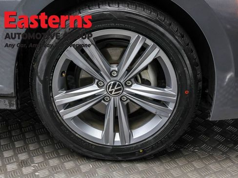 Used 2024 Volkswagen Jetta SE image 29