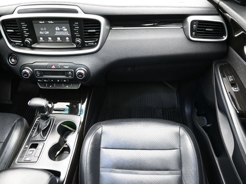 Used 2020 Kia Sorento EX FWD image 37