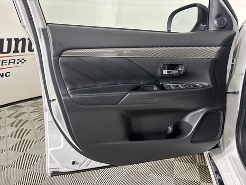 Used 2020 Mitsubishi Outlander SEL image 7