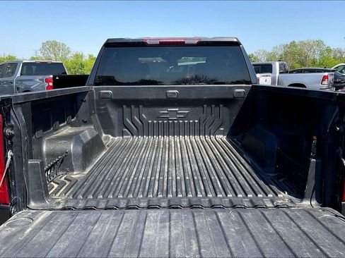 Used 2023 Chevrolet Silverado 1500 LT AWD/4WD image 8