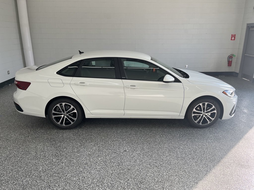 Certified 2026 Volkswagen Jetta Sport FWD image 6