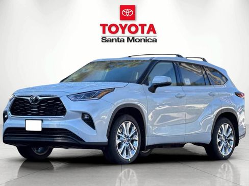 New 2026 Toyota Highlander Limited AWD/4WD image 6