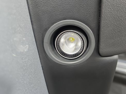 Used 2023 Rivian R1S Adventure AWD/4WD image 32