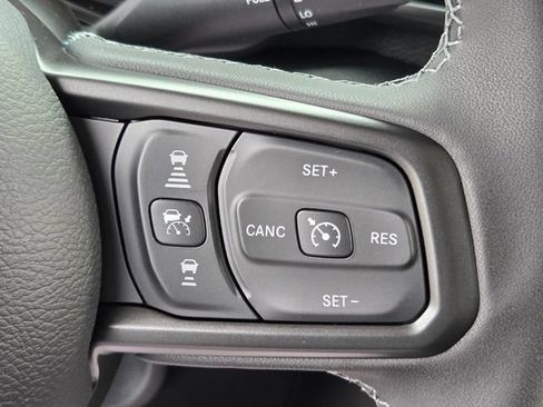 New 2026 Jeep Gladiator Mojave w/ Steel Bumper Group AWD/4WD image 11
