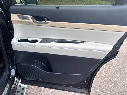 Used 2024 Hyundai Palisade Limited FWD image 21