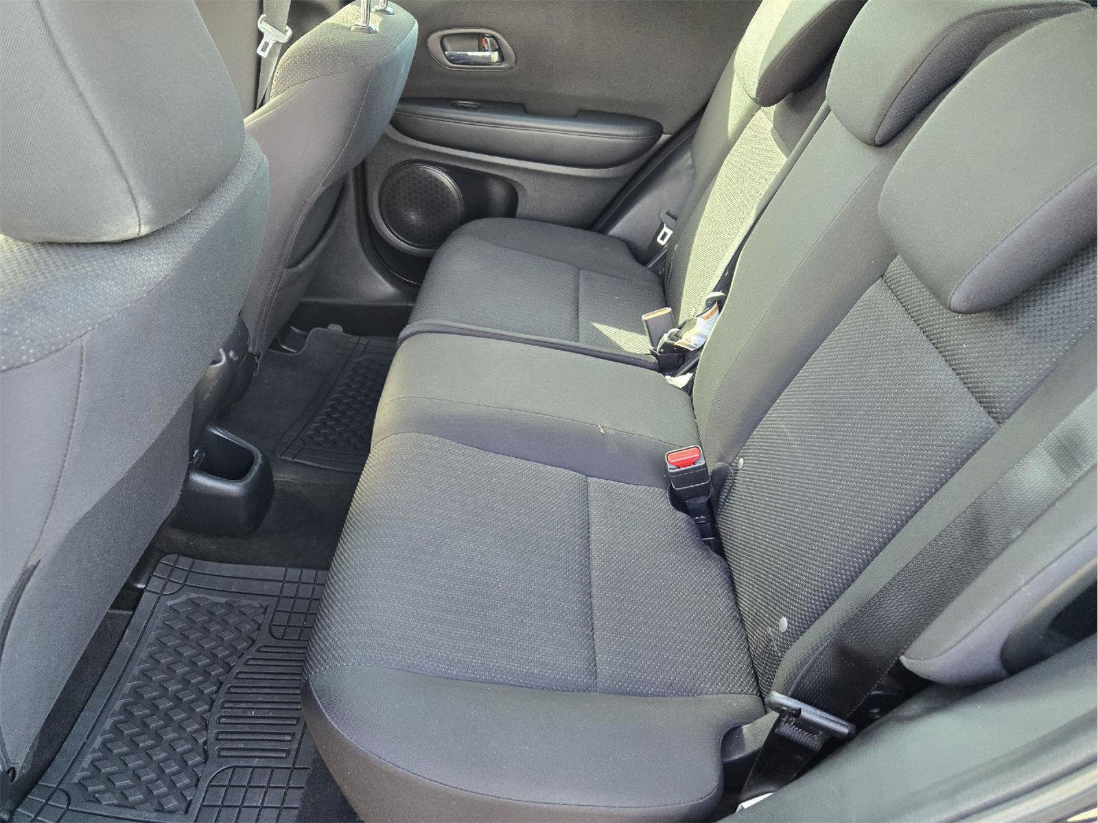 Used 2016 Honda HR-V LX image 27