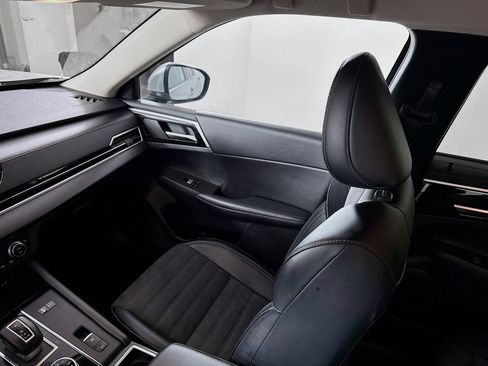 Used 2024 Mitsubishi Outlander 4WD Plug-In Hybrid image 16