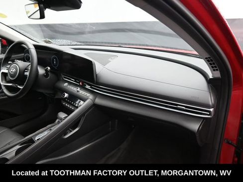 Used 2023 Hyundai Elantra Limited FWD image 9