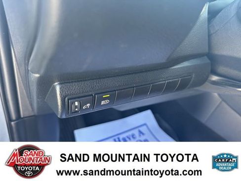 Used 2022 Toyota Corolla LE image 15