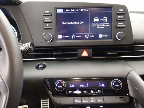 Used 2025 Hyundai Elantra Sport image 10