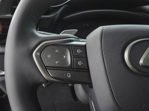 Used 2023 Lexus RZ 450e Premium image 24