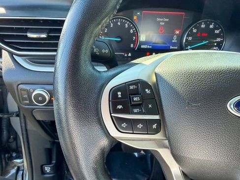 Used 2022 Ford Explorer XLT w/ Equipment Group 202A image 18
