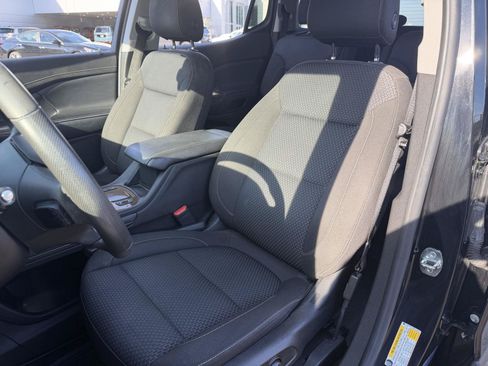 Used 2021 GMC Acadia SLE w/ Driver Convenience Package FWD image 16