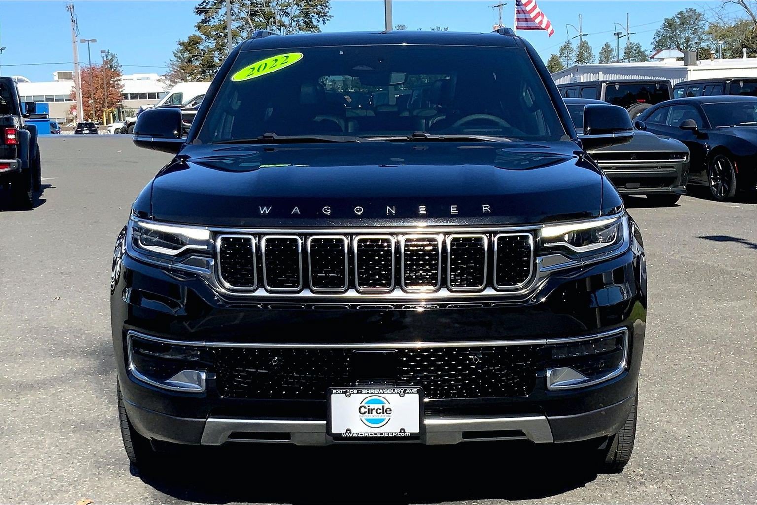 Used 2022 Jeep Wagoneer Series III w/ Premium Group I AWD/4WD image 3