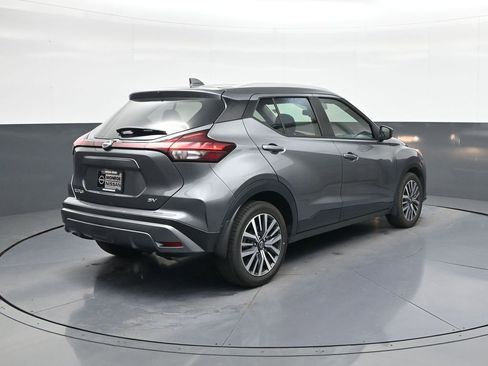 Used 2023 Nissan Kicks SV FWD image 7