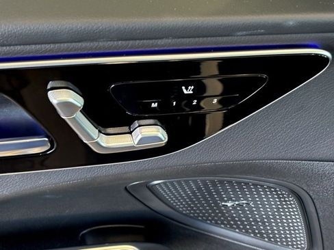 Used 2025 Mercedes-Benz C 300 Sedan image 12