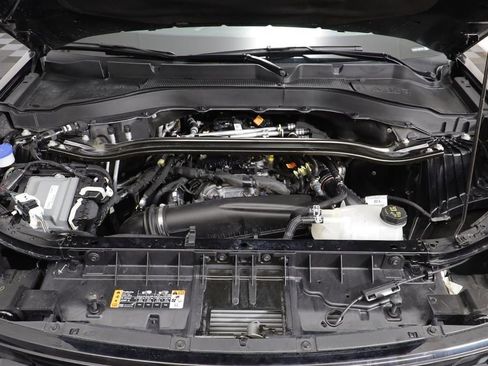 Used 2025 Ford Explorer ST-Line w/ ST-Line Street Pack AWD/4WD image 26