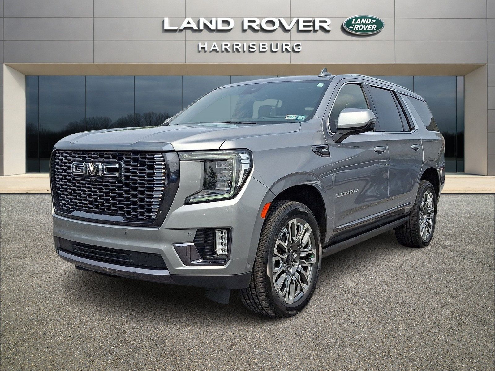 Used 2023 GMC Yukon Denali Ultimate AWD/4WD image 1
