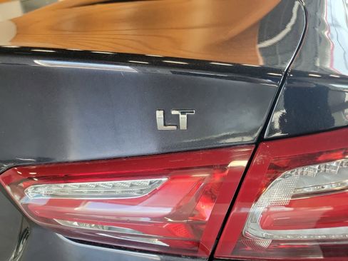 Used 2022 Chevrolet Malibu LT FWD image 7