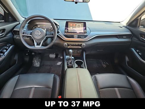 Used 2023 Nissan Altima 2.5 SR FWD image 14