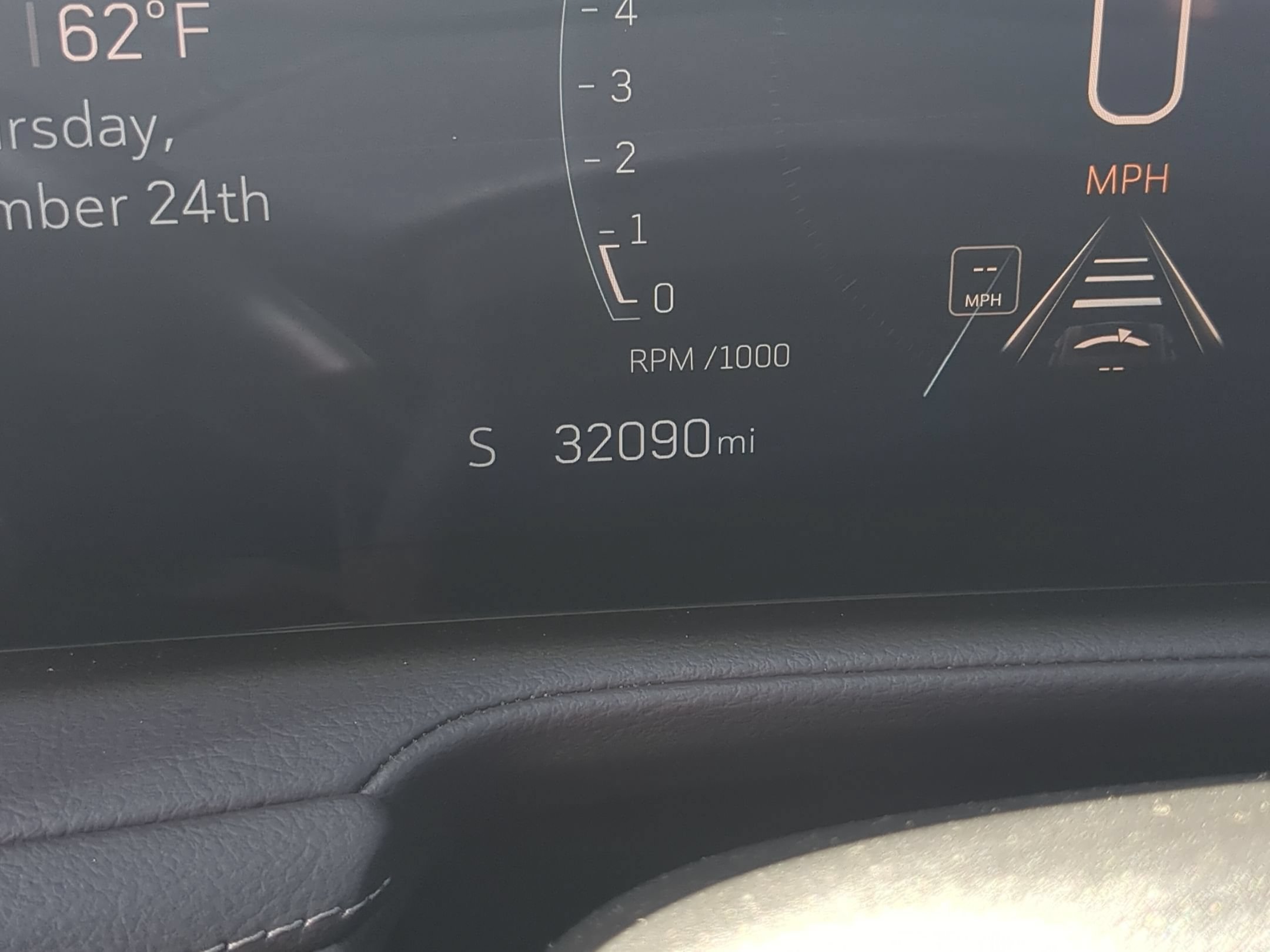 Certified 2025 Cadillac XT4 Premium Luxury AWD/4WD image 11