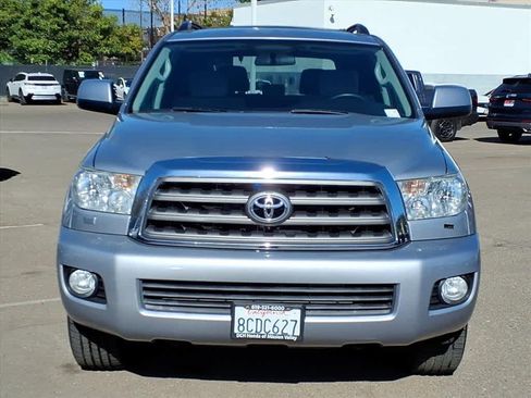 Used 2016 Toyota Sequoia SR5 image 2