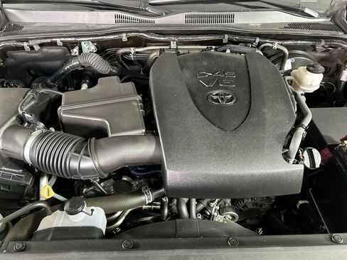 Used 2022 Toyota Tacoma TRD Off-Road RWD image 10
