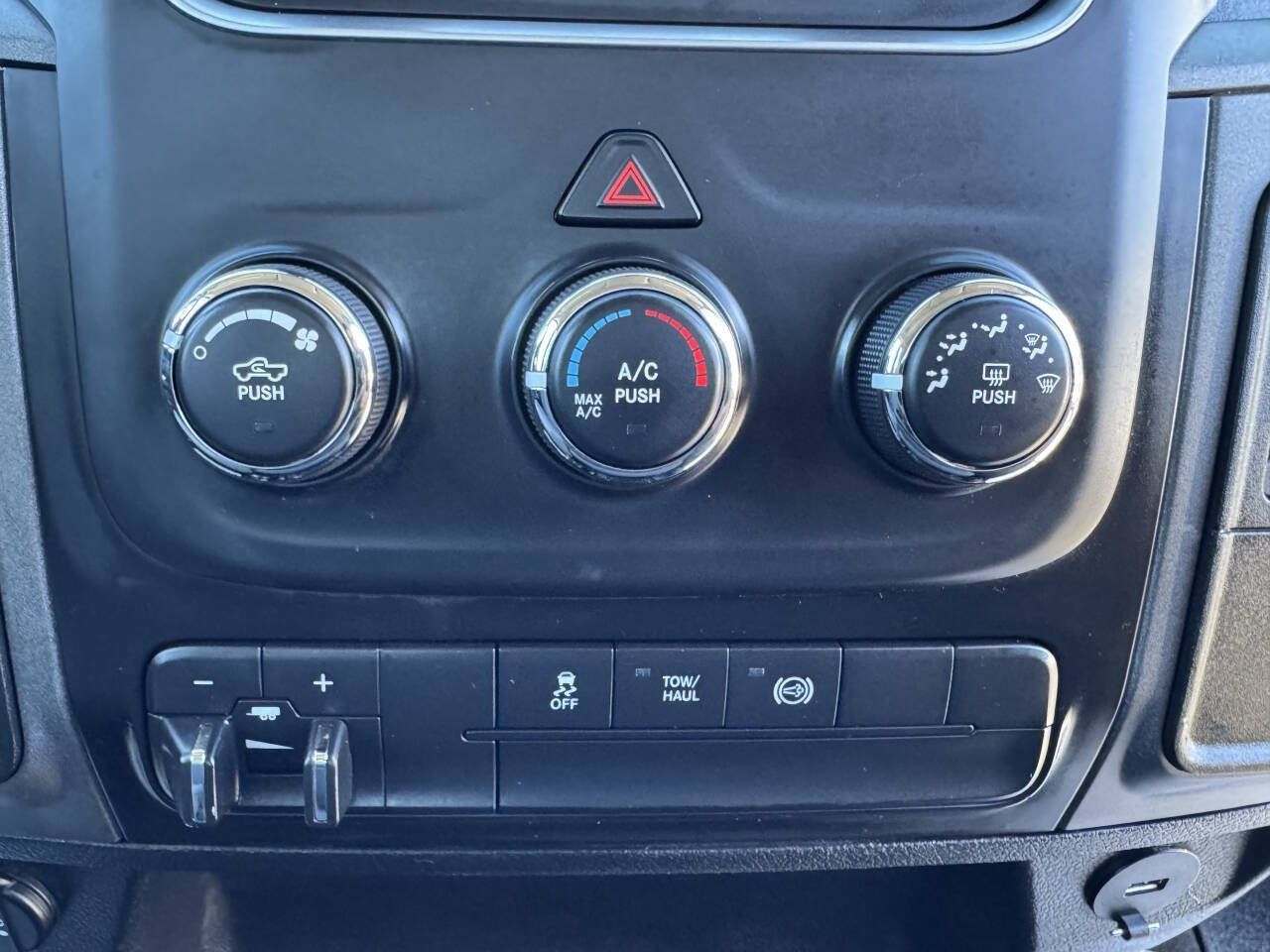Used 2018 RAM 2500 Tradesman w/ Chrome Appearance Group AWD/4WD image 17
