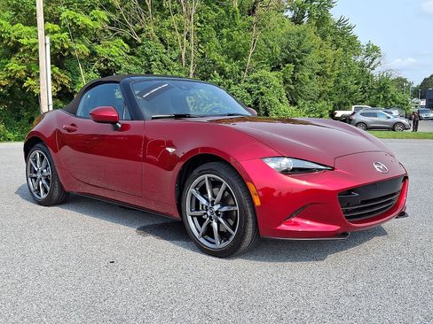 Certified 2021 MAZDA MX-5 Miata Grand Touring RWD image 2