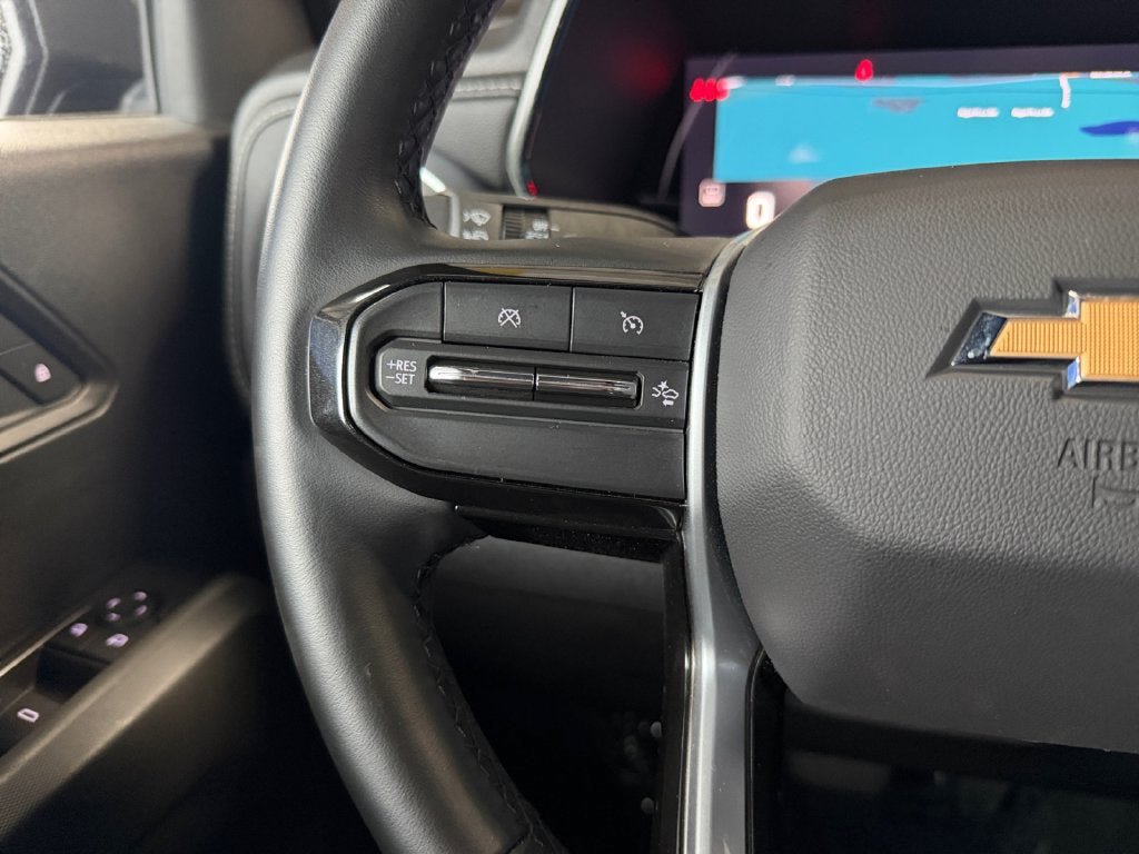 Used 2025 Chevrolet Colorado LT AWD/4WD image 16