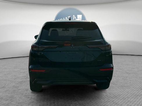 New 2026 Mitsubishi Outlander LE AWD/4WD image 5