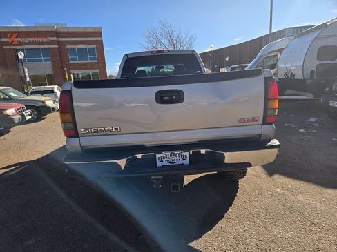 Used 2005 GMC Sierra 2500 SLE w/ Heavy-Duty Power Package image 8