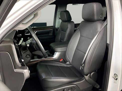 Used 2025 GMC Sierra 1500 SLT RWD image 8