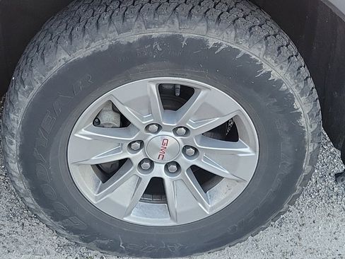 Used 2021 GMC Sierra 1500 SLE image 9