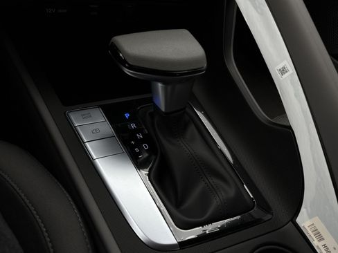 New 2026 Hyundai Elantra SE FWD image 23