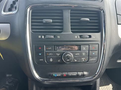 Used 2019 Dodge Grand Caravan GT w/ Safety Sphere Group FWD image 27