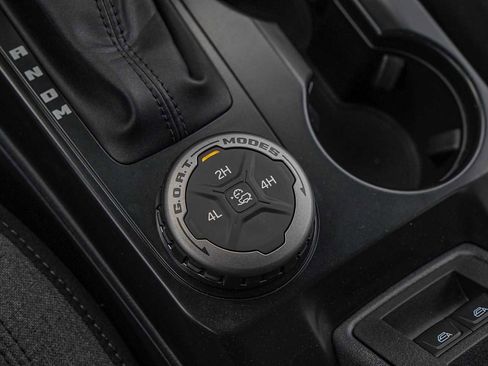 Used 2025 Ford Bronco Big Bend image 21