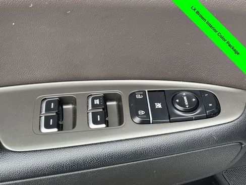 Used 2020 Kia Optima LX image 9