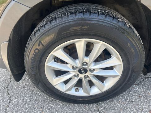 Used 2020 Kia Sorento LX FWD image 21