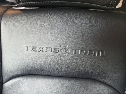 Used 2022 Jeep Gladiator Sport image 33