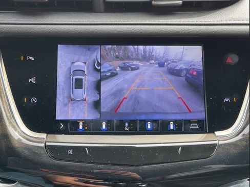 Used 2020 Cadillac XT6 Premium Luxury image 13