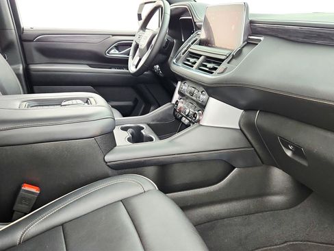 Used 2024 GMC Yukon XL SLT RWD image 34