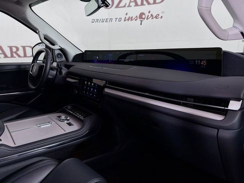 New 2026 Lincoln Navigator Premiere AWD/4WD image 32