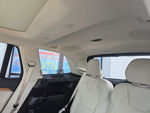 Used 2021 Volvo XC90 T6 Momentum image 94