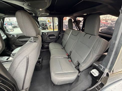 Certified 2024 Jeep Wrangler Sport S image 18
