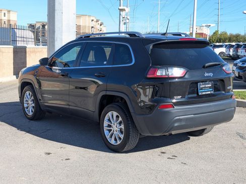Used 2019 Jeep Cherokee Latitude w/ Popular Appearance Group FWD image 3