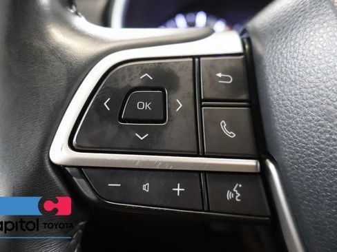 Used 2023 Toyota Highlander XSE AWD/4WD image 18